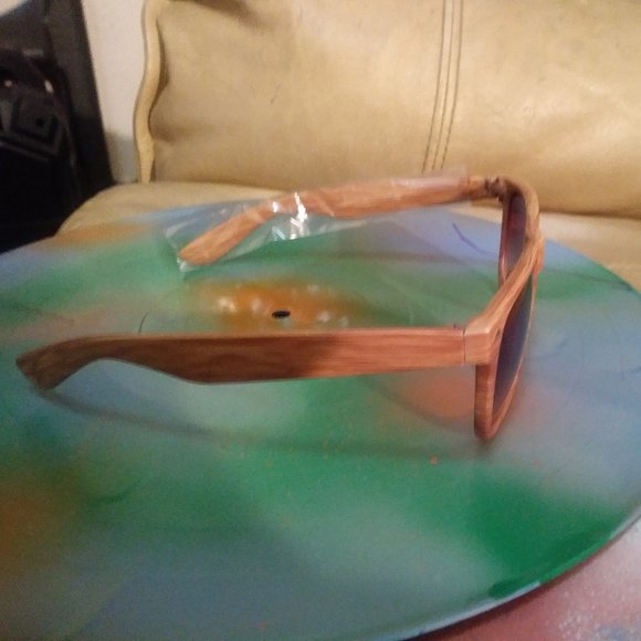 Classic Wood Grain Bambu Dark Lens Sunglasses - Picture 2 of 2